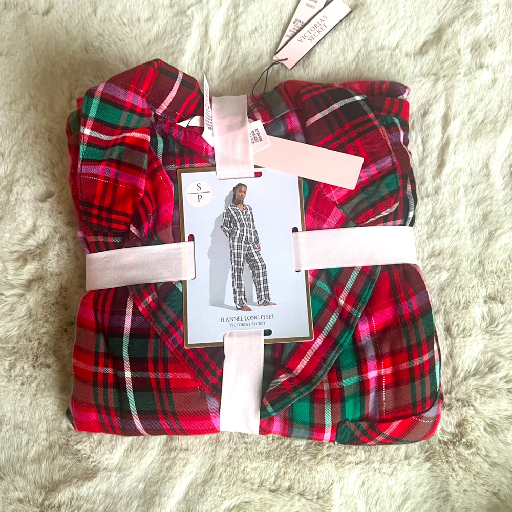 NWT Victoria Secret Flannel Pajama Set